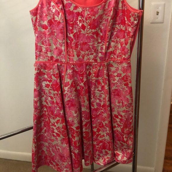 Jessica Simpson floral dress - Picture 2 of 2